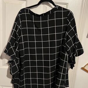 BloomChic Black and White Flutter Sleeve Blouse